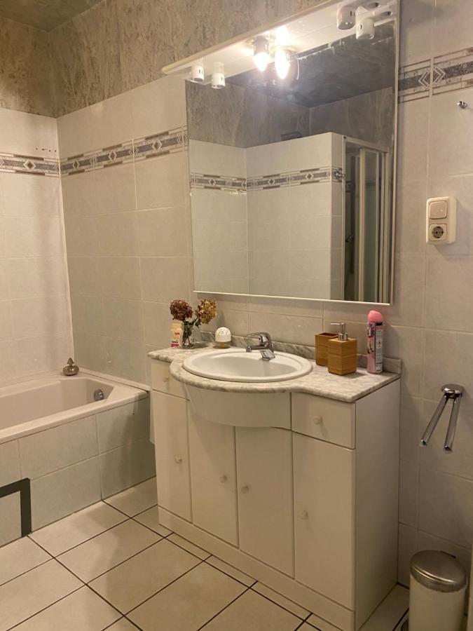 Central Shared Apartment, Friesenplatz Keulen Buitenkant foto